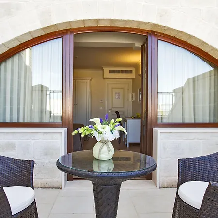 ホテル Relais Masseria Caselli カロヴィーニョ