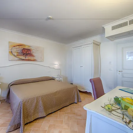 Relais Masseria Caselli Hotel