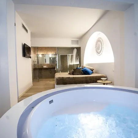 Relais Masseria Caselli 4* カロヴィーニョ